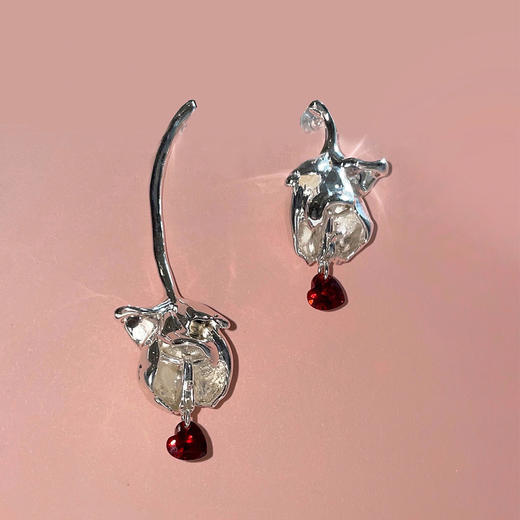 MINT THERAPY 液态蔷薇花不对称耳环 商品图5