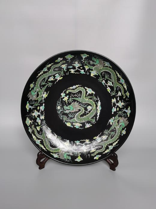 黑地素三彩九龙大盘 商品图0