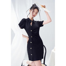 西遇新中式连衣裙女新款POLO领蝴蝶扣禅意黑色旗袍裙V0050552