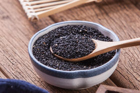 黑芝麻不止养发，它最大的功效这个，可惜很多人都不知道！