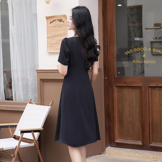 奢姿2025年夏装新款大码女装减龄镂空方领连衣裙胖妹妹时尚裙子9932867046 商品图3