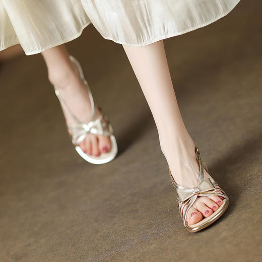 舒适减龄，甜美蝴蝶结里外全皮低跟凉鞋QQJ-850F 商品图5
