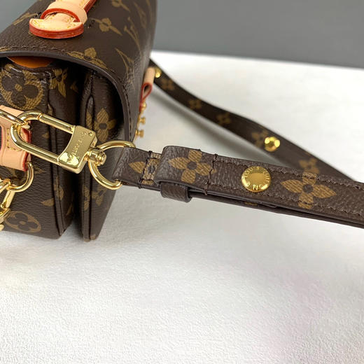 老花邮差包
尺寸：21.5×13.5×6cm 商品图5