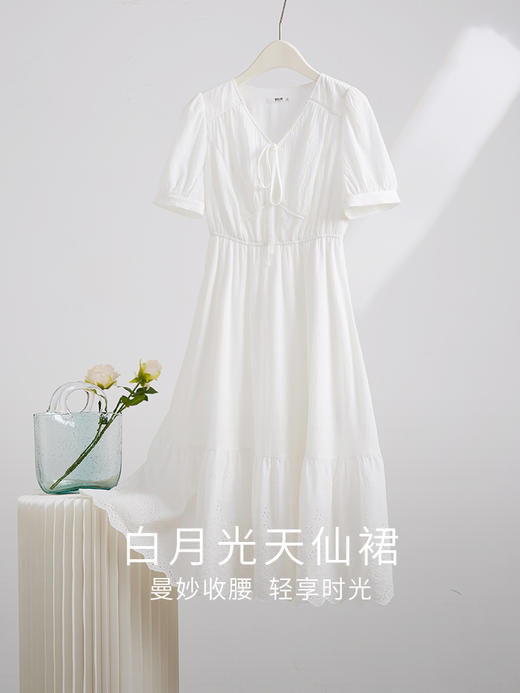 【专属特价】熙世界100.纯棉白色V领连衣裙2024夏天新款度假风A字裙仙女裙子 商品图3