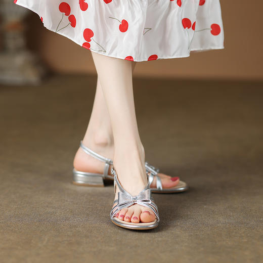 舒适减龄，甜美蝴蝶结里外全皮低跟凉鞋QQJ-850F 商品图1