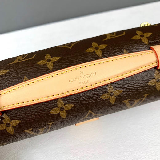 老花邮差包
尺寸：21.5×13.5×6cm 商品图8