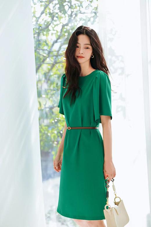 捏褶泡泡袖减龄法式直筒连衣裙 后身精美扣子显瘦夏季连衣裙 商品图2