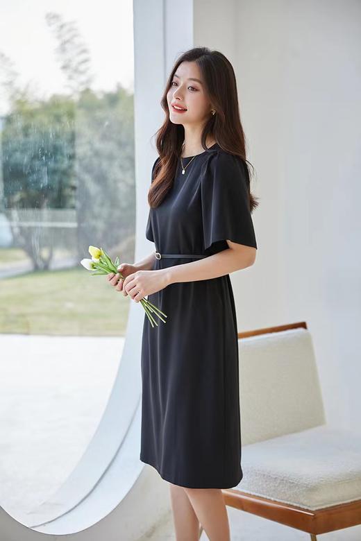 捏褶泡泡袖减龄法式直筒连衣裙 后身精美扣子显瘦夏季连衣裙 商品图10