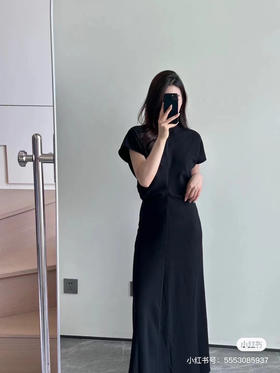 可以当礼服的连衣裙。乳白色。黑色