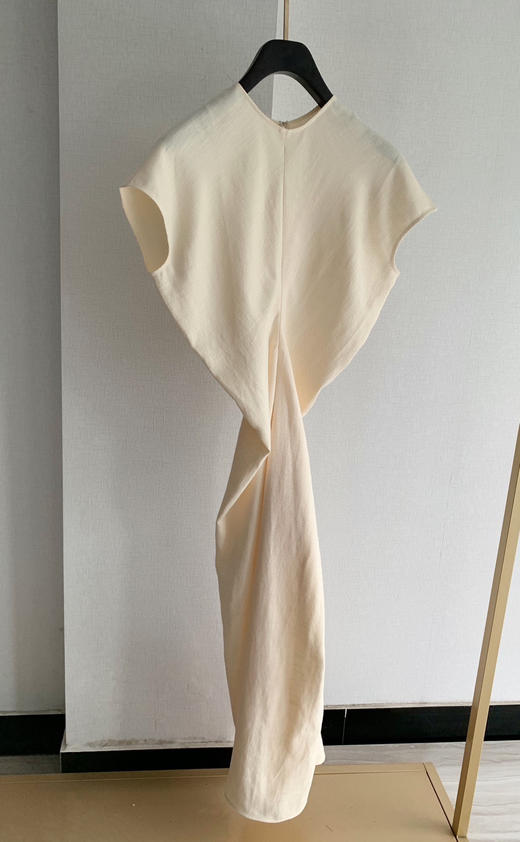 可以当礼服的连衣裙。乳白色。黑色 商品图6