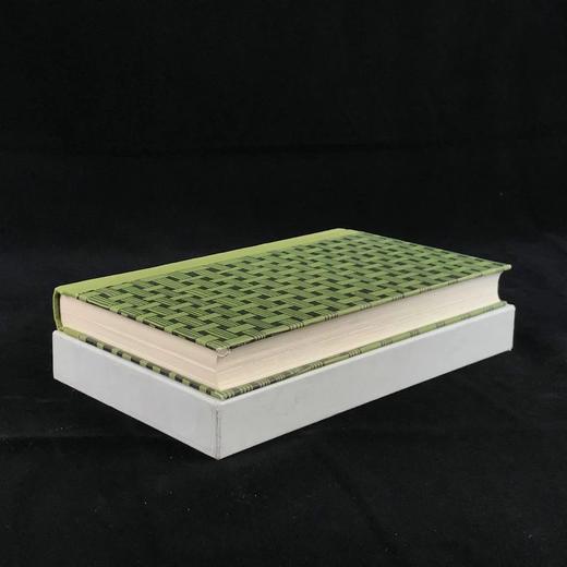 凯瑟琳·曼斯菲尔德十二篇故事 11幅插图 精装大32开带书匣 商品图1