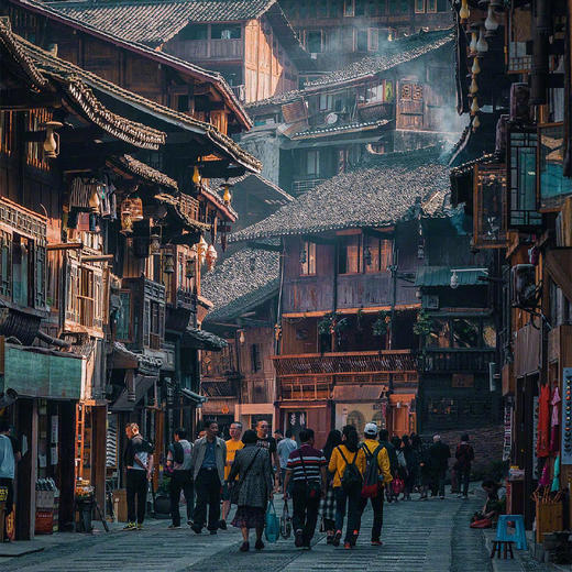 【贵州】清凉秘境·爽快人间之旅 5天4晚 / 4天3晚（青岩古镇+天河潭+大兴国寺+花海+黄果树瀑布+民族特色欢迎晚宴）【吃住行玩飞 · 一价全含】 商品图2