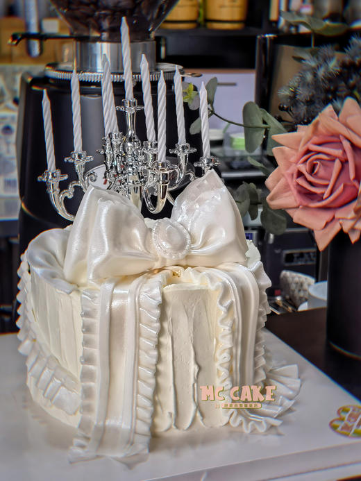 蝴蝶结烛台蛋糕 商品图1