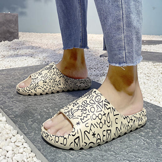 【小红书爆款】情侣款动漫踩屎感夏季外出拖鞋 男女同款防滑运动椰子凉拖鞋 商品图13