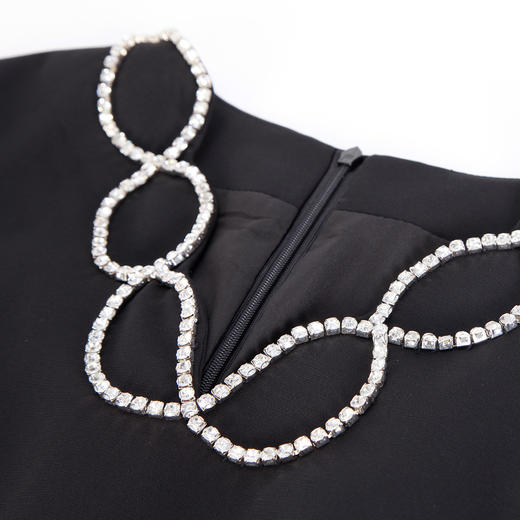 NF8S2斯尔丽瑟俪2023夏季新款领口立体钉钻设计连衣裙 商品图4