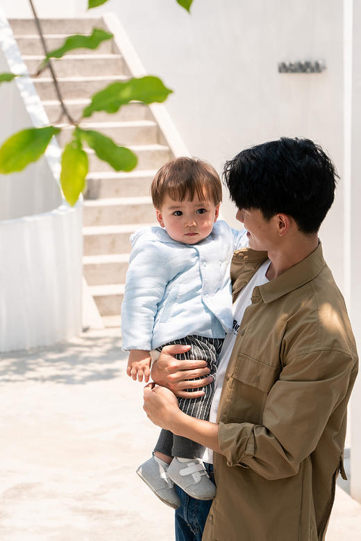 英氏-童衣类（冬）D0英梭短帽外套 浅灰纱蓝 73CM 商品图3