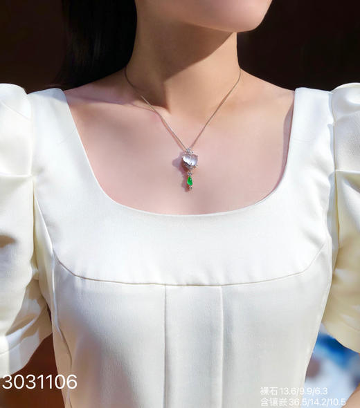 3031106，玻璃木纳葫芦吊坠。具体价格微信咨询 商品图4