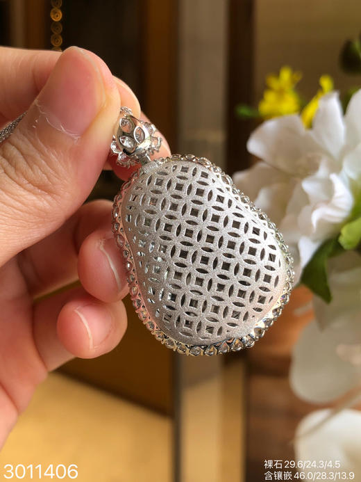 3011406，玻璃财神爷吊坠。具体价格微信咨询 商品图8