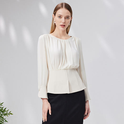 EITIE爱特爱秋季新品通勤百搭优雅舒适圆领小上衣7113804 商品图2
