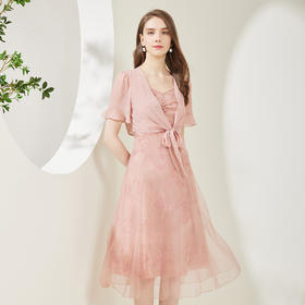 NF8T1斯尔丽瑟俪2023夏季披肩吊带两件套温柔A摆显高显瘦连衣裙