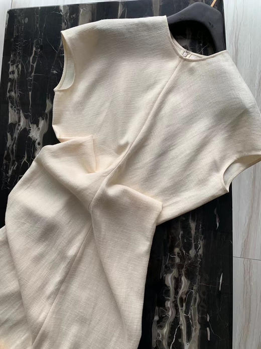 可以当礼服的连衣裙。乳白色。黑色 商品图4