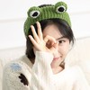 网红款超萌青蛙发箍，可爱大眼睛让你瞬间萌化！毛线针织头箍，柔软舒适不勒头，让你随心所欲发型随意变！防滑压发卡通设计，洗脸、化妆、运动都不松动！四季必备头饰，让你倍感温暖与时尚！ 商品缩略图0