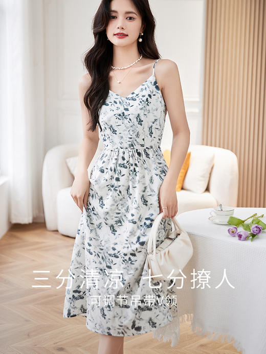 【专属特价】熙世界法式复古碎花V领吊带连衣裙女夏季新款高级感海边度假裙子 商品图2