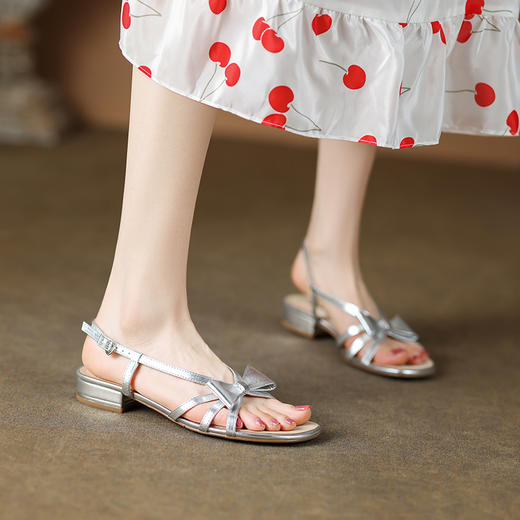 舒适减龄，甜美蝴蝶结里外全皮低跟凉鞋QQJ-850F 商品图3