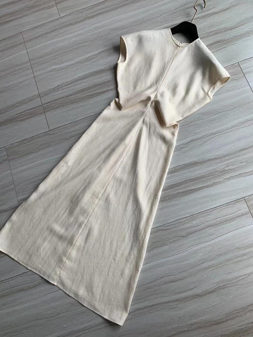 可以当礼服的连衣裙。乳白色。黑色 商品图9