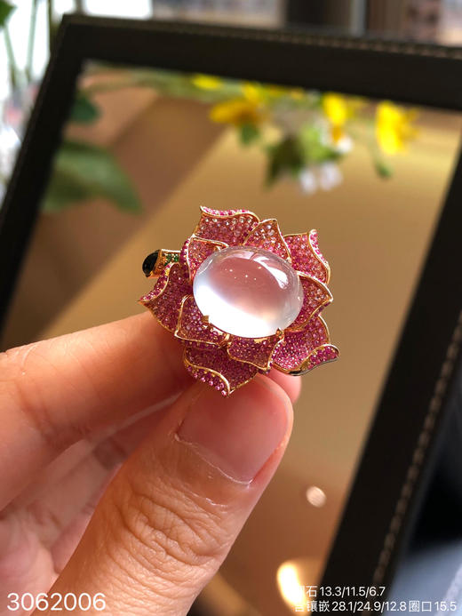 3062006、玻璃蛋面戒指。具体价格微信咨询 商品图3