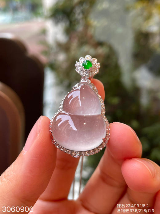 3060906，玻璃葫芦吊坠。具体价格微信咨询 商品图5