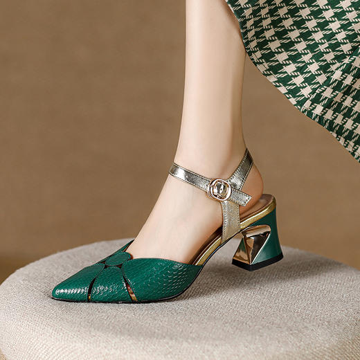 日常百搭，纯色镂空尖头真皮粗跟凉鞋JZJ-JZ213 商品图6