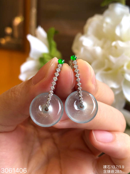 3061406，玻璃平安扣耳坠。具体价格微信咨询 商品图2