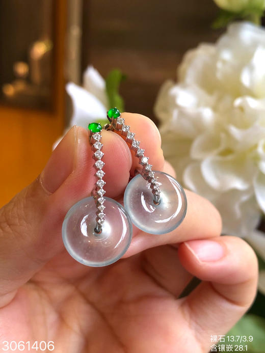 3061406，玻璃平安扣耳坠。具体价格微信咨询 商品图3
