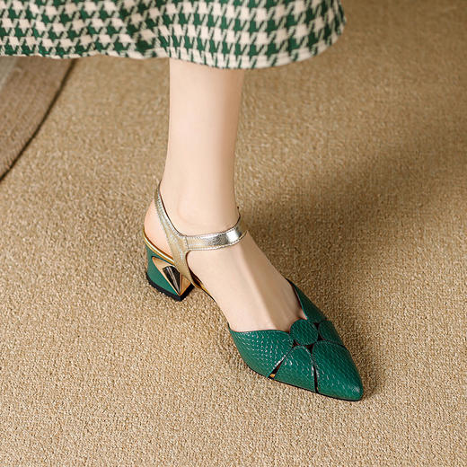 日常百搭，纯色镂空尖头真皮粗跟凉鞋JZJ-JZ213 商品图5