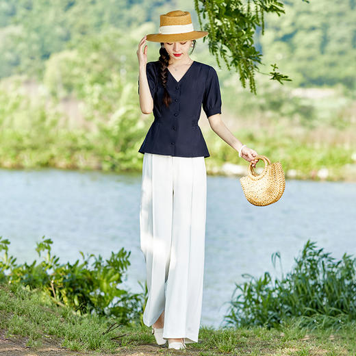 纯色复古风，收腰V领收腰上衣配白色西裤两件套HR-SYY3312B-2-1 商品图2