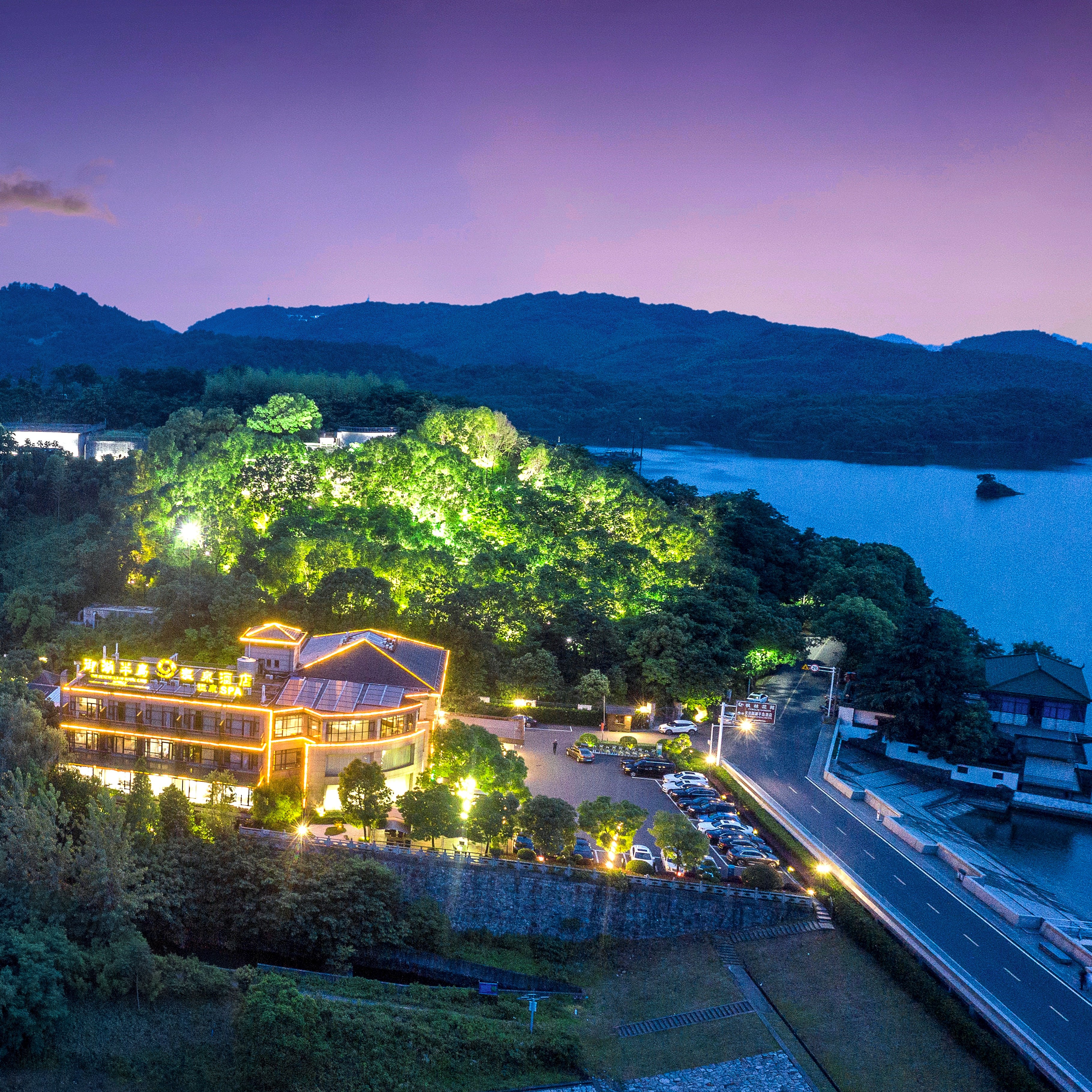 【引爆周三 | 温泉旅居】常州溧阳 | 溧阳天目湖御湖半岛温泉酒店旅居套餐，680起/单人3晚，2人起订，御湖乐养·温泉康养之旅，限时抢购~