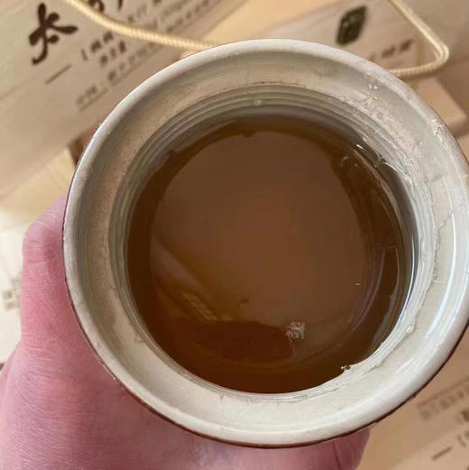 【高端木盒稀世珍品土蜂蜜系列/沂蒙山百巢福蜜土蜂蜜】是太行山土蜂蜜经驯化，在深山老林采集百花之蜜经春夏秋冬四季，沉淀而成，走亲访友自用很好 商品图1