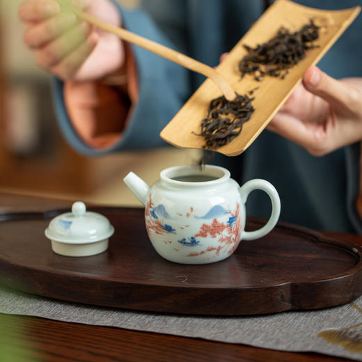 青花矾红山水小壶 口径:4.7CM 高:8.1CM底径:4.9CM 容量:130ml 商品图3