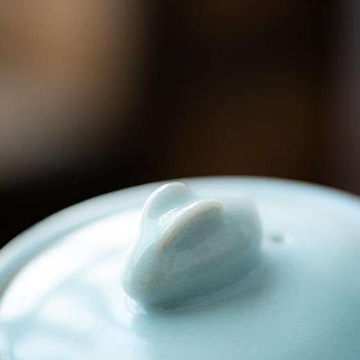 汝山明汝意兔-天青釉（便携）(pu便携包 壶：高6cm 宽10.6cm 容量160ml  公杯：高5.5cm 宽9cm   杯：高3cm 宽7cm) 商品图3