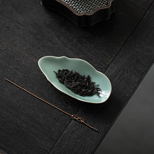 汝山明丨仿古豆青釉轻舟茶则 商品图4