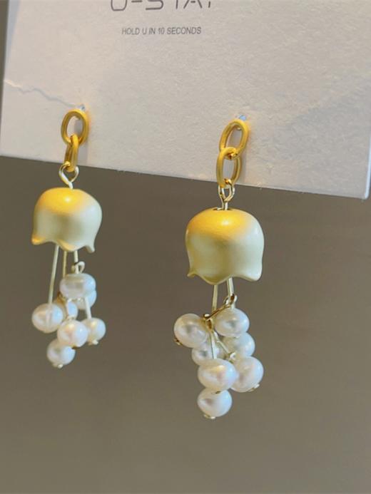 淡水真珍珠 925银针小众设计哑金电镀耳环铃兰花朵清新甜美百搭 商品图0