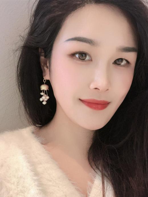 淡水真珍珠 925银针小众设计哑金电镀耳环铃兰花朵清新甜美百搭 商品图2