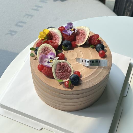 Brown · 奶油蛋糕（水果装饰应季水果） 商品图0
