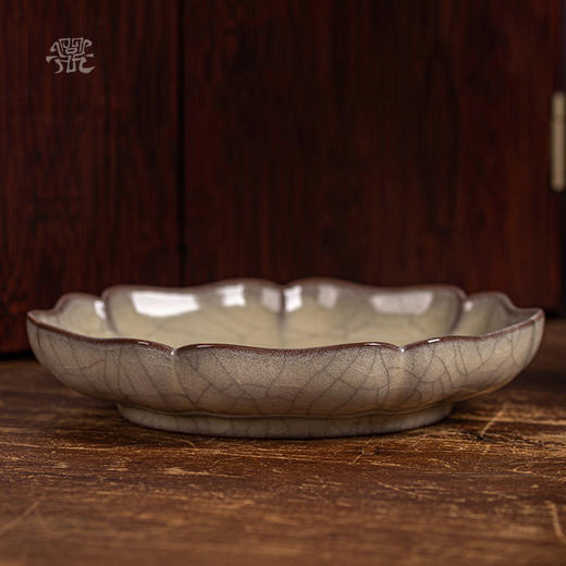 问鼎哥窑传世款葵心壶承 商品图0