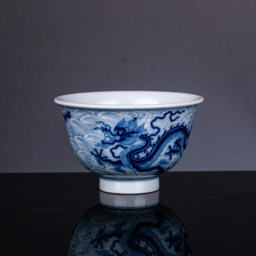 青花柴窑龙纹海水撇口杯 商品图1