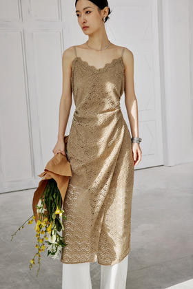 蕾丝缠绕系带连衣裙