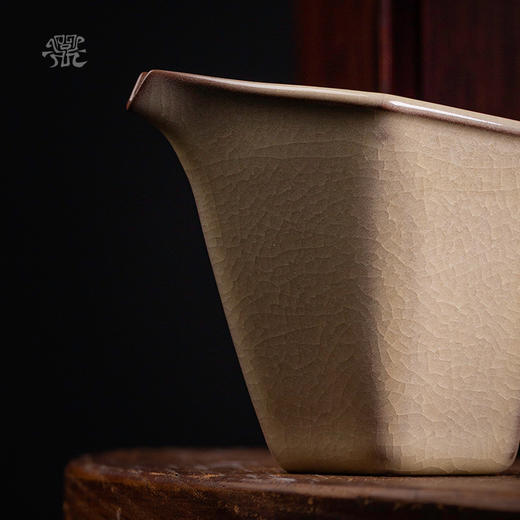 问鼎哥窑传世款潭星公杯 商品图2