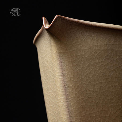 问鼎哥窑传世款潭星公杯 商品图3