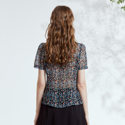 VIVIAN LIU R2323008春女装新款田园碎花V领飘带修身半袖上衣 商品图1